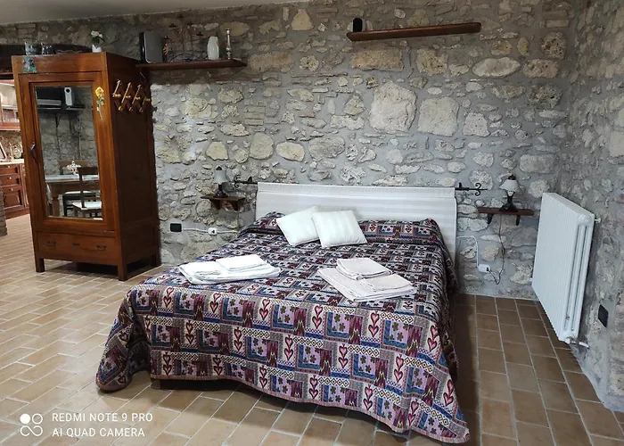 Giardino Casa Selciata Calvi dellʼ Umbria